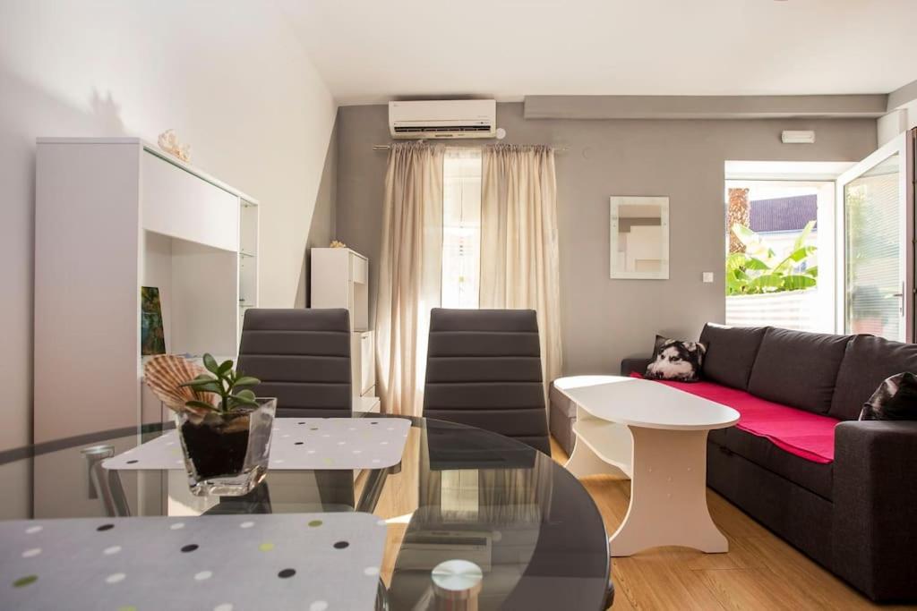 Apartman Den,Rovinj Oaza U Centru Grada I Besplatnim Parkingom Apartamento Exterior foto