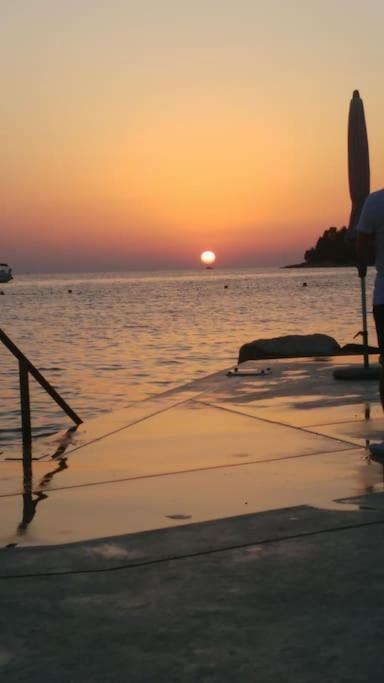 Apartman Den,Rovinj Oaza U Centru Grada I Besplatnim Parkingom Apartamento Exterior foto