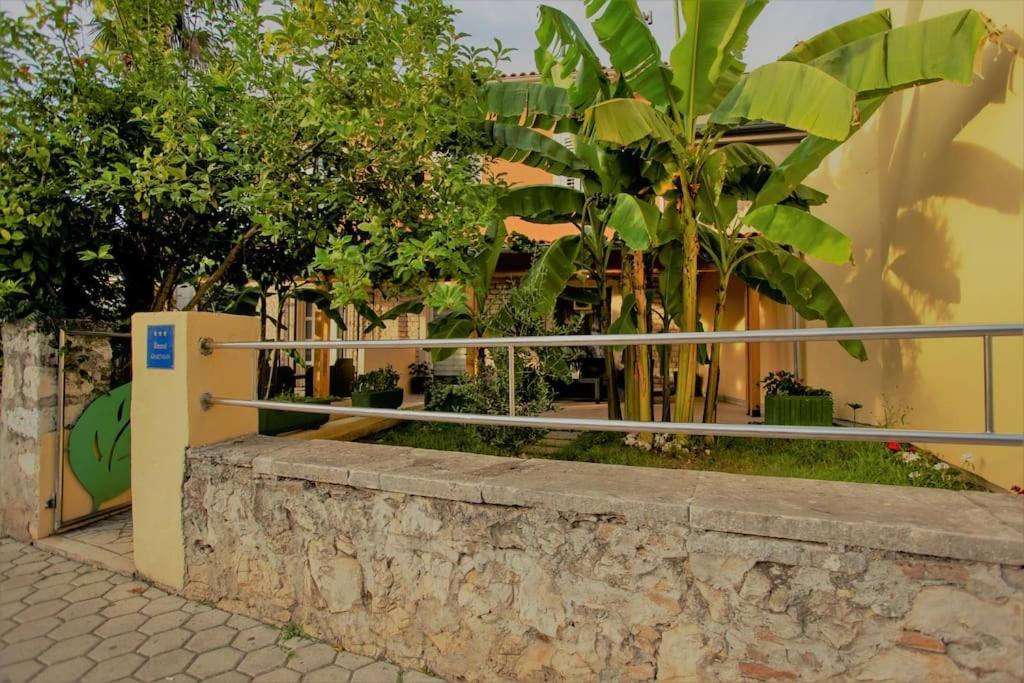 Apartman Den,Rovinj Oaza U Centru Grada I Besplatnim Parkingom Apartamento Exterior foto